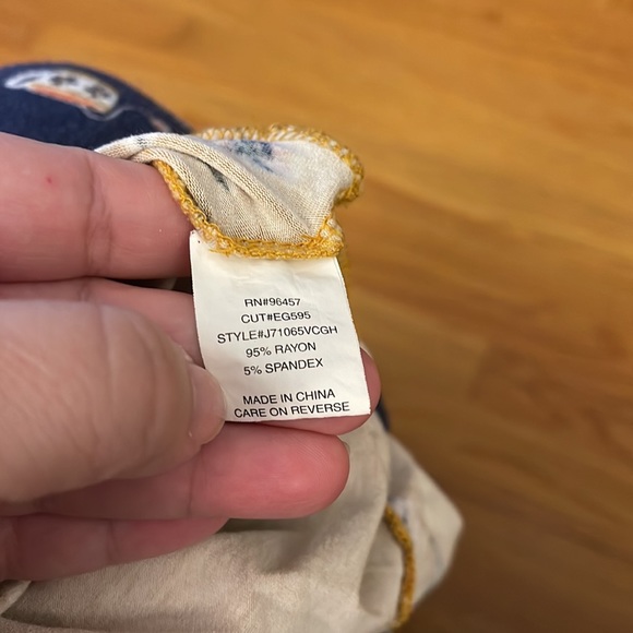 Flowy Tank Top - Picture 3 of 3